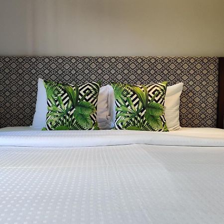 Check In Saladaeng (Adults Only) Hotel Bangkok Exterior photo