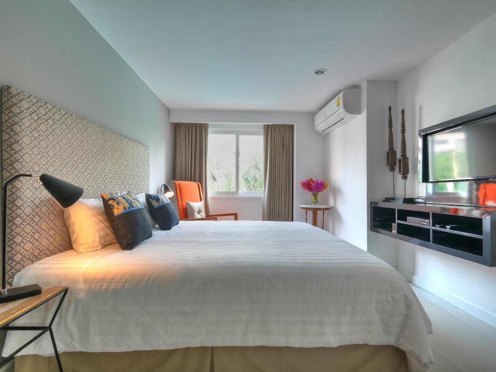 Check In Saladaeng (Adults Only) Hotel Bangkok Exterior photo