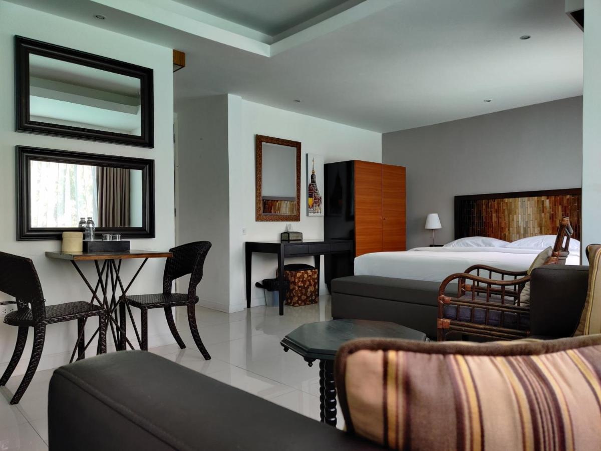 Check In Saladaeng (Adults Only) Hotel Bangkok Exterior photo