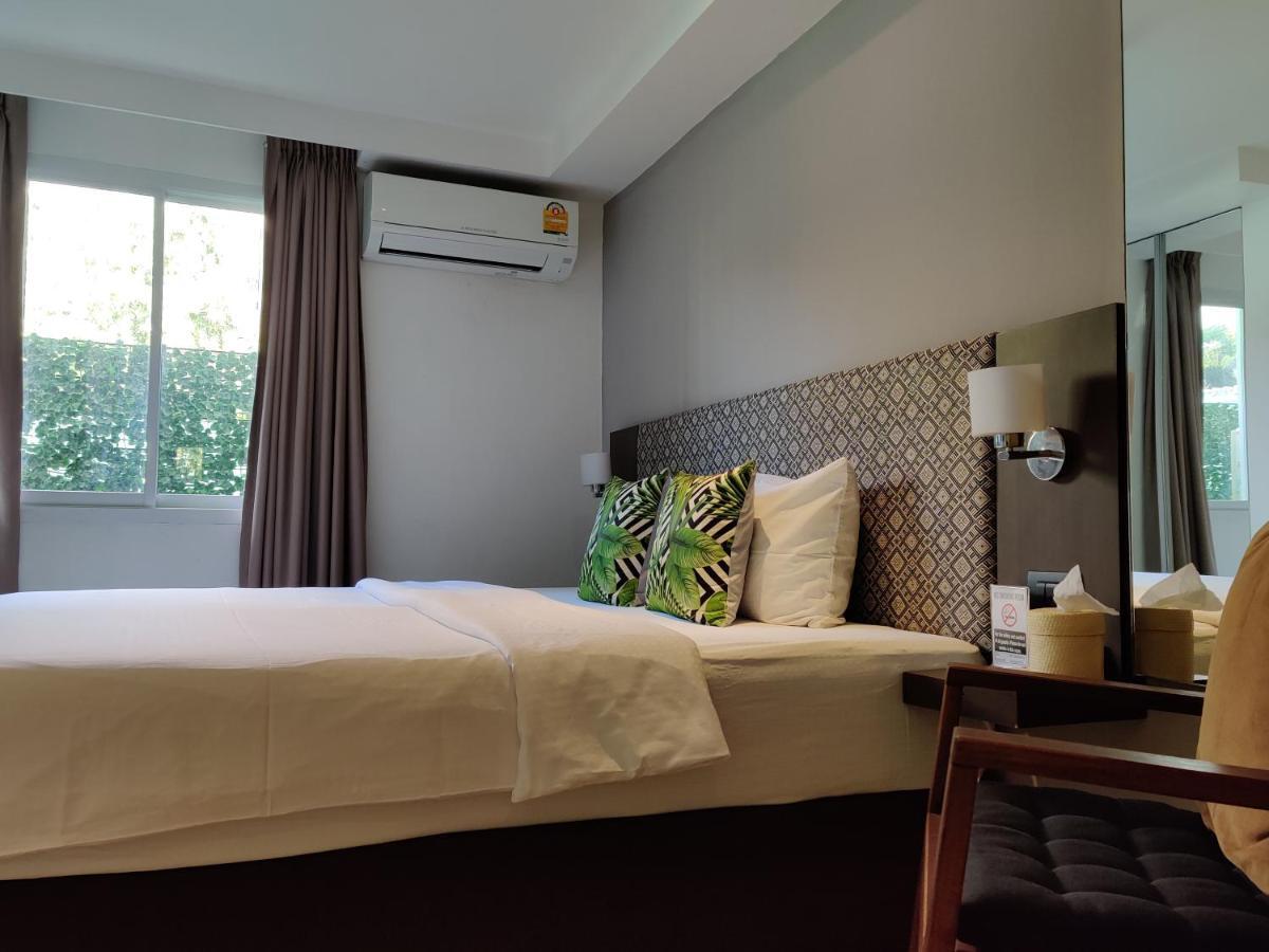 Check In Saladaeng (Adults Only) Hotel Bangkok Exterior photo